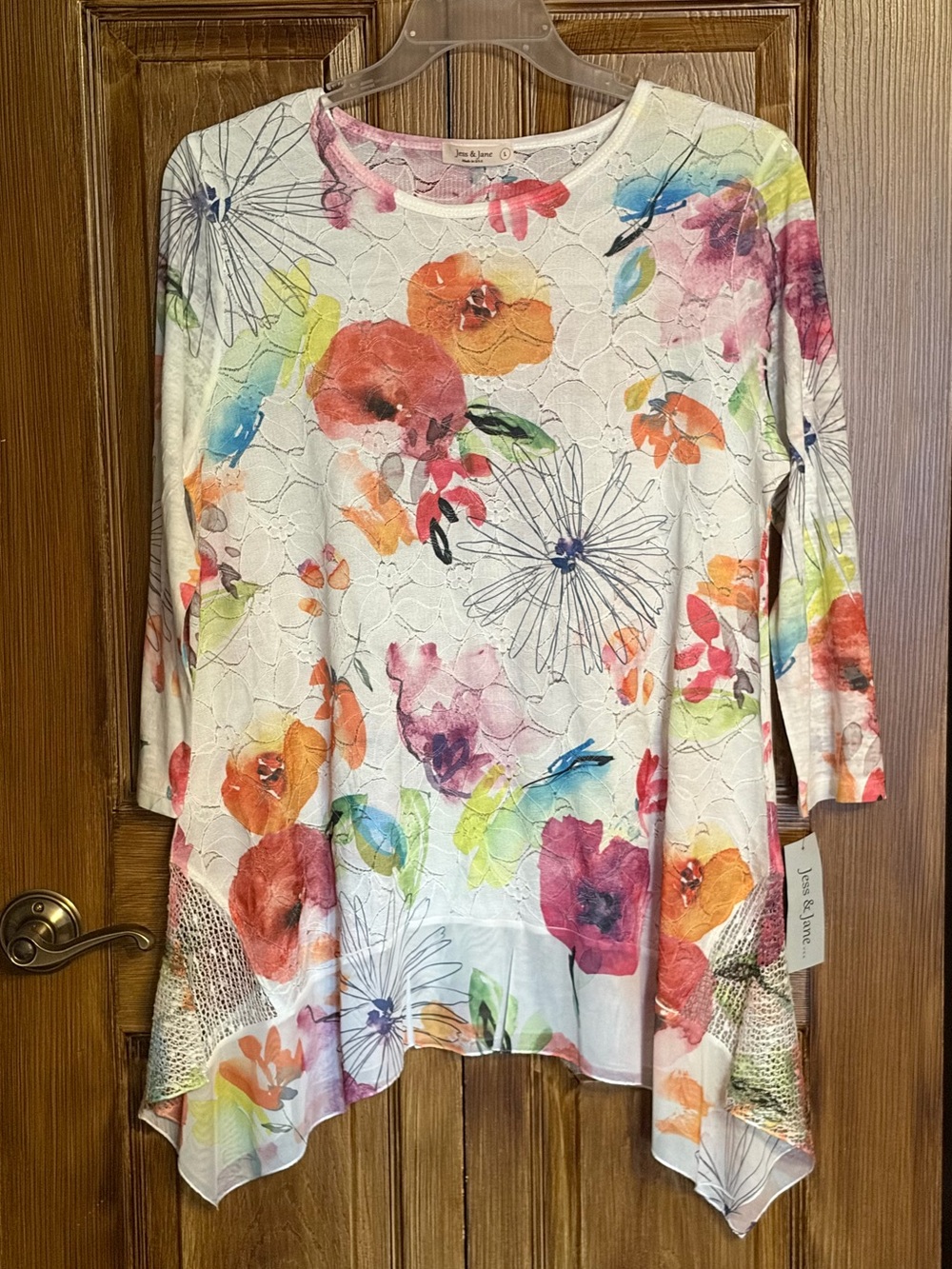 Jess & Jane White Floral Lace-Overlay Tunic Top